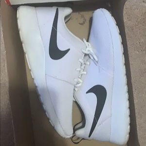 WOMENS NIKE ROSHE ONE